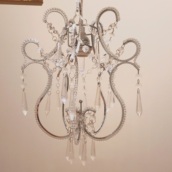 ❗️Reduced shipping❗️EUC Crystal bead drops one light chandelier - Picture 2 of 4